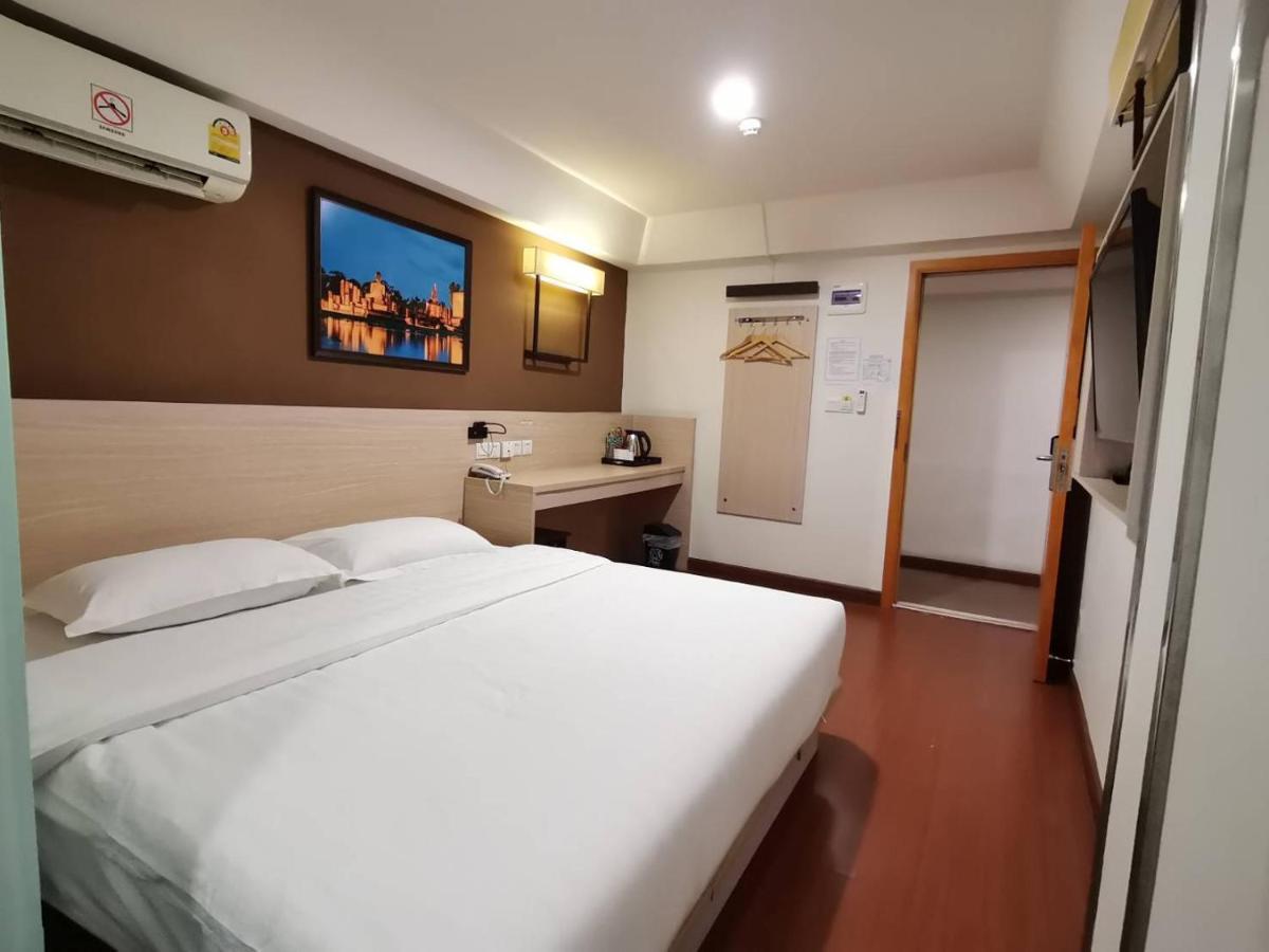 Chiang Roi 7 Days Inn Csiangmaj Kültér fotó