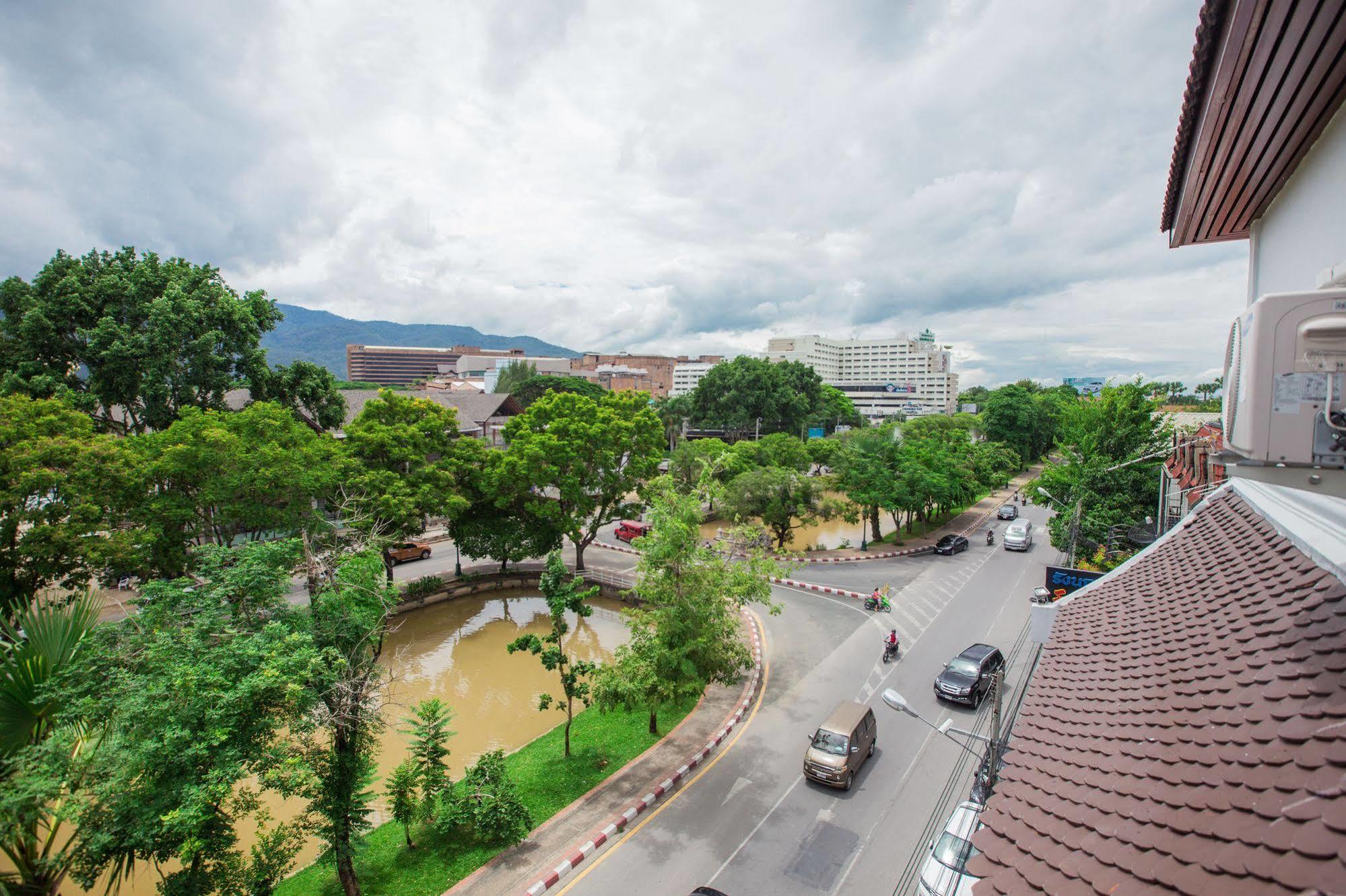 Chiang Roi 7 Days Inn Csiangmaj Kültér fotó