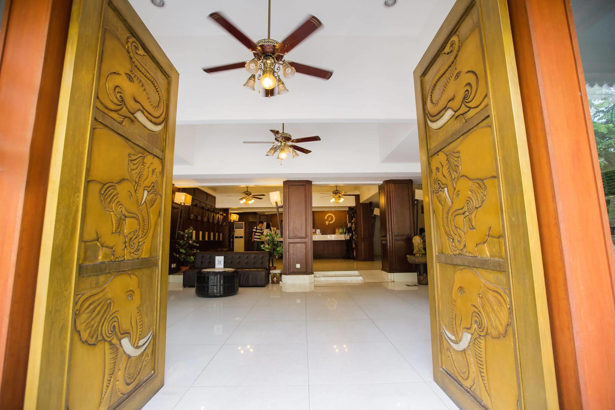 Chiang Roi 7 Days Inn Csiangmaj Kültér fotó